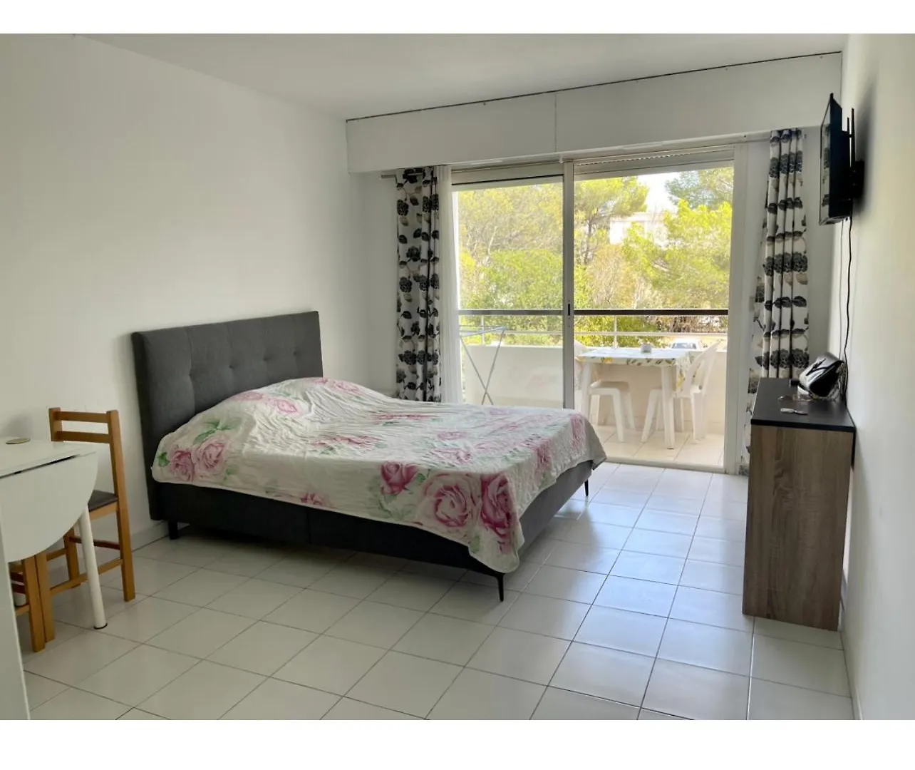 Superbe Appartement Avec Piscine Au Bord De La Mer Saint-Raphael  Apartment Saint-Raphael (Var)
